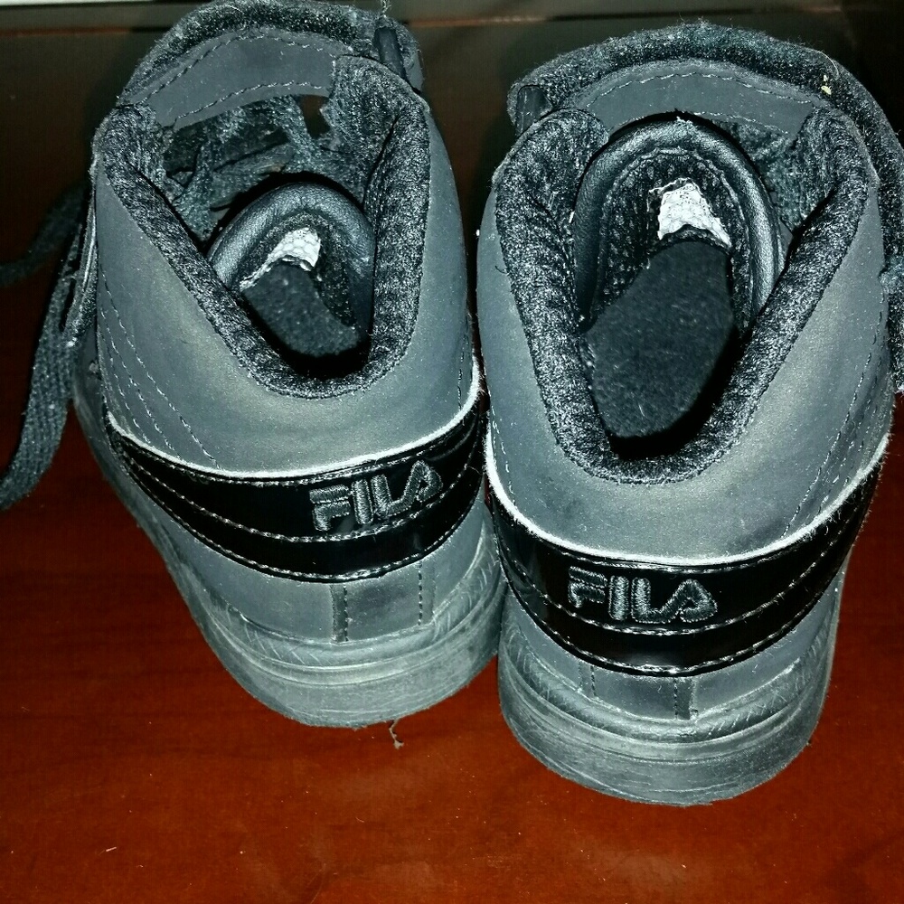 LOT boys stoddler size 6 sneakers